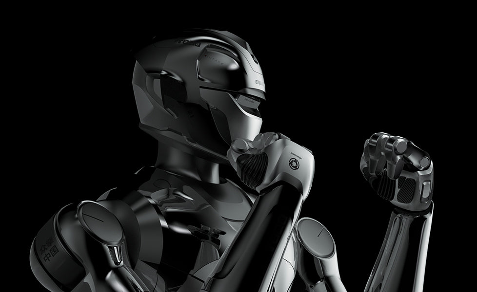 EngineAI T800 with fists raised, boxing stance